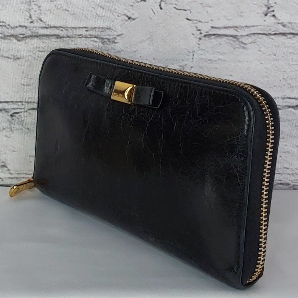 'MIU MIU' BOW-FRONT LEATHER WALLET FULL-ZIP  DISTRESSED ONYX - Picture 4 of 15